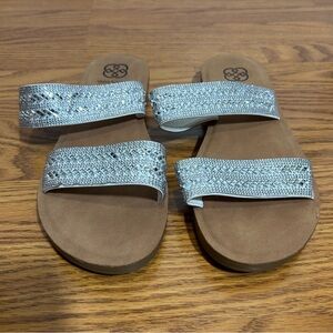Daisy Fuentes Silver Rhinestone Wide Width Sandals